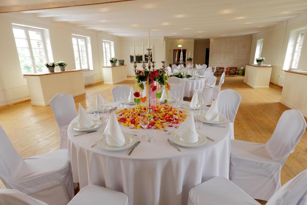 Das Dycker Weinhaus Jüchen Buitenkant foto