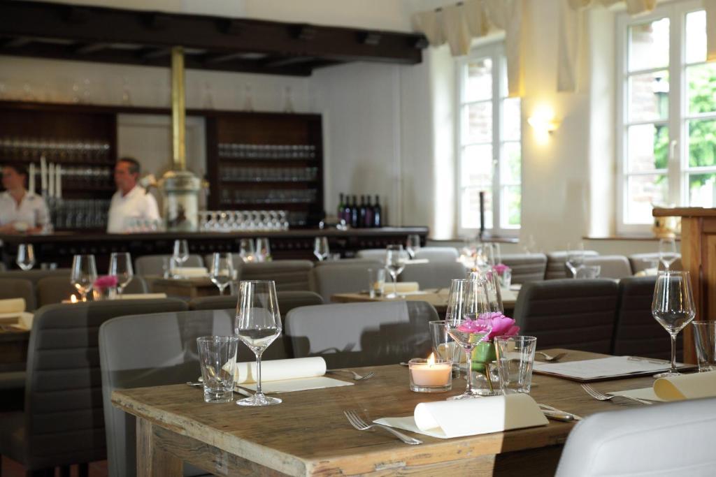 Das Dycker Weinhaus Jüchen Buitenkant foto
