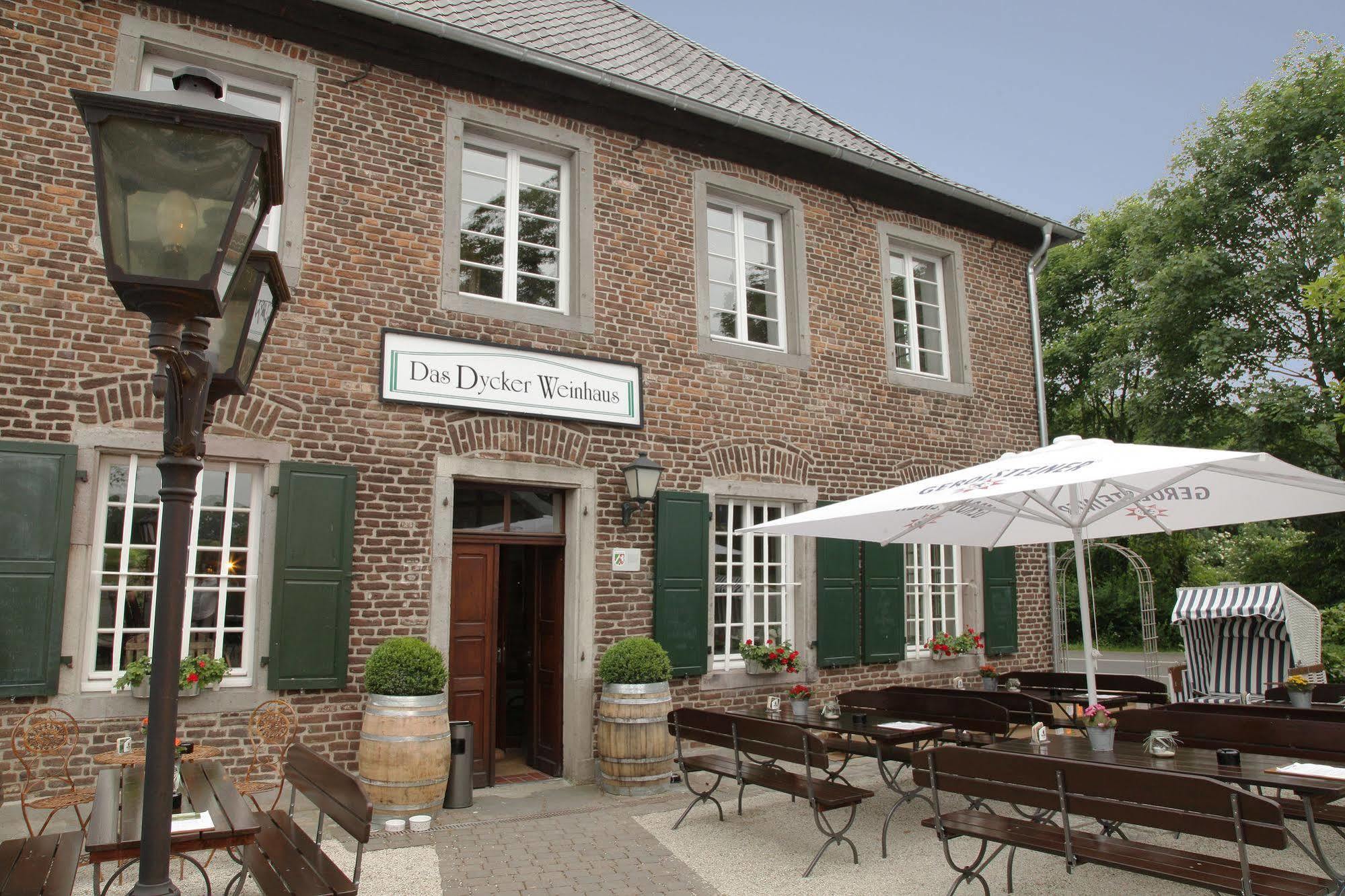 Das Dycker Weinhaus Jüchen Buitenkant foto